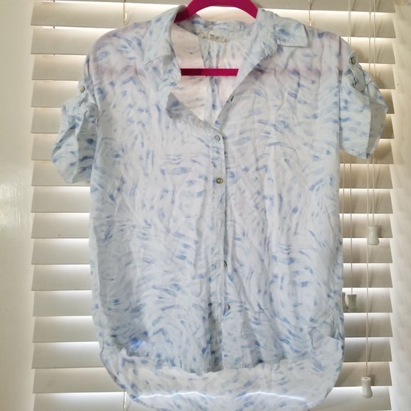 Jane and Delancey Tops - Jane and Delancey S blue and white casual collared button-down